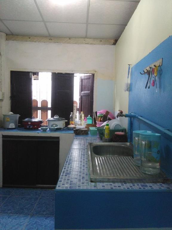 Patchaya Guesthouse Ампхава Экстерьер фото